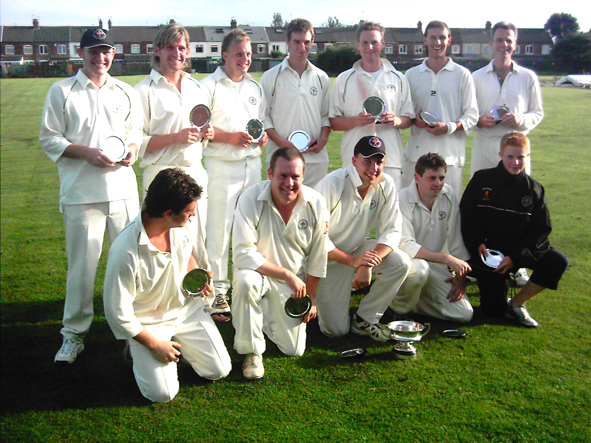 2004 Winners with trophy